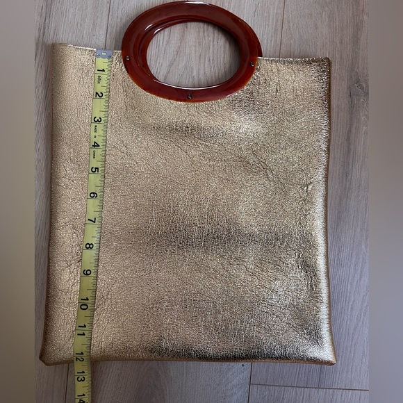Mod Style gold 60’s style round handle gold metallic hand tote square flat - Picture 3 of 10